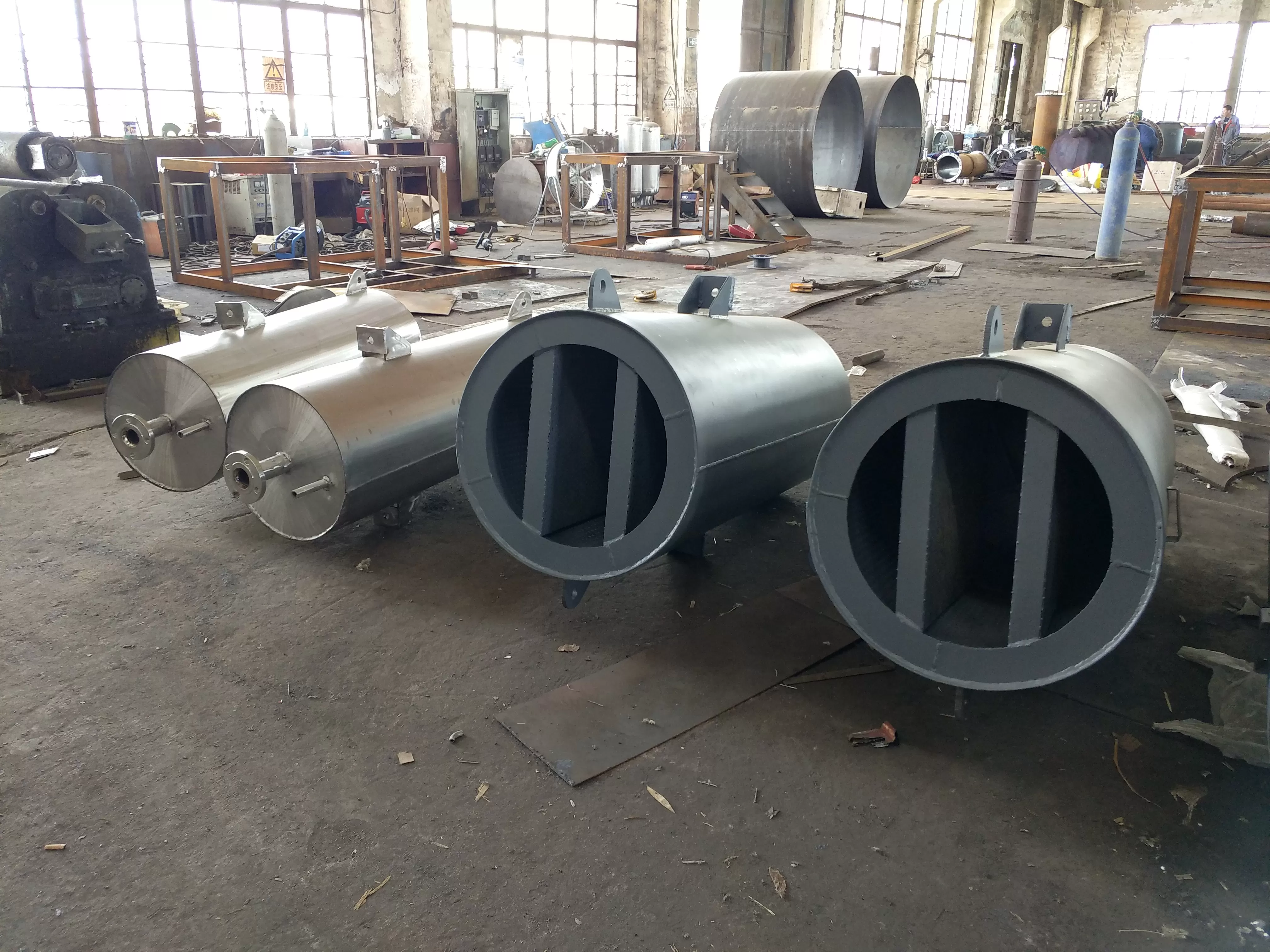 Axial flow fan silencer